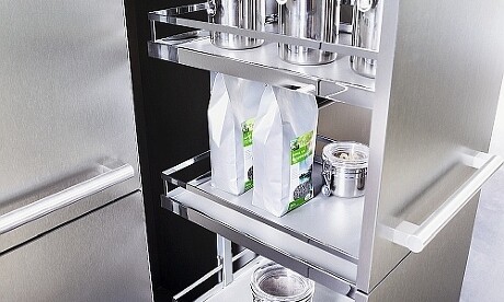 Der praktische Apothekerschrank macht sich gut in der Küche (Bild: Ballerina) Der praktische Apothekerschrank macht sich gut in der Küche (Bild: Ballerina)