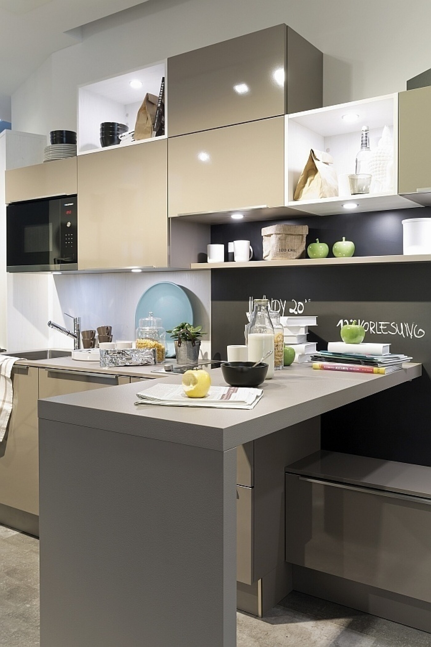 Thekenlösung für einen Essplatz für Zwei Thekenlösung für einen Essplatz für Zwei