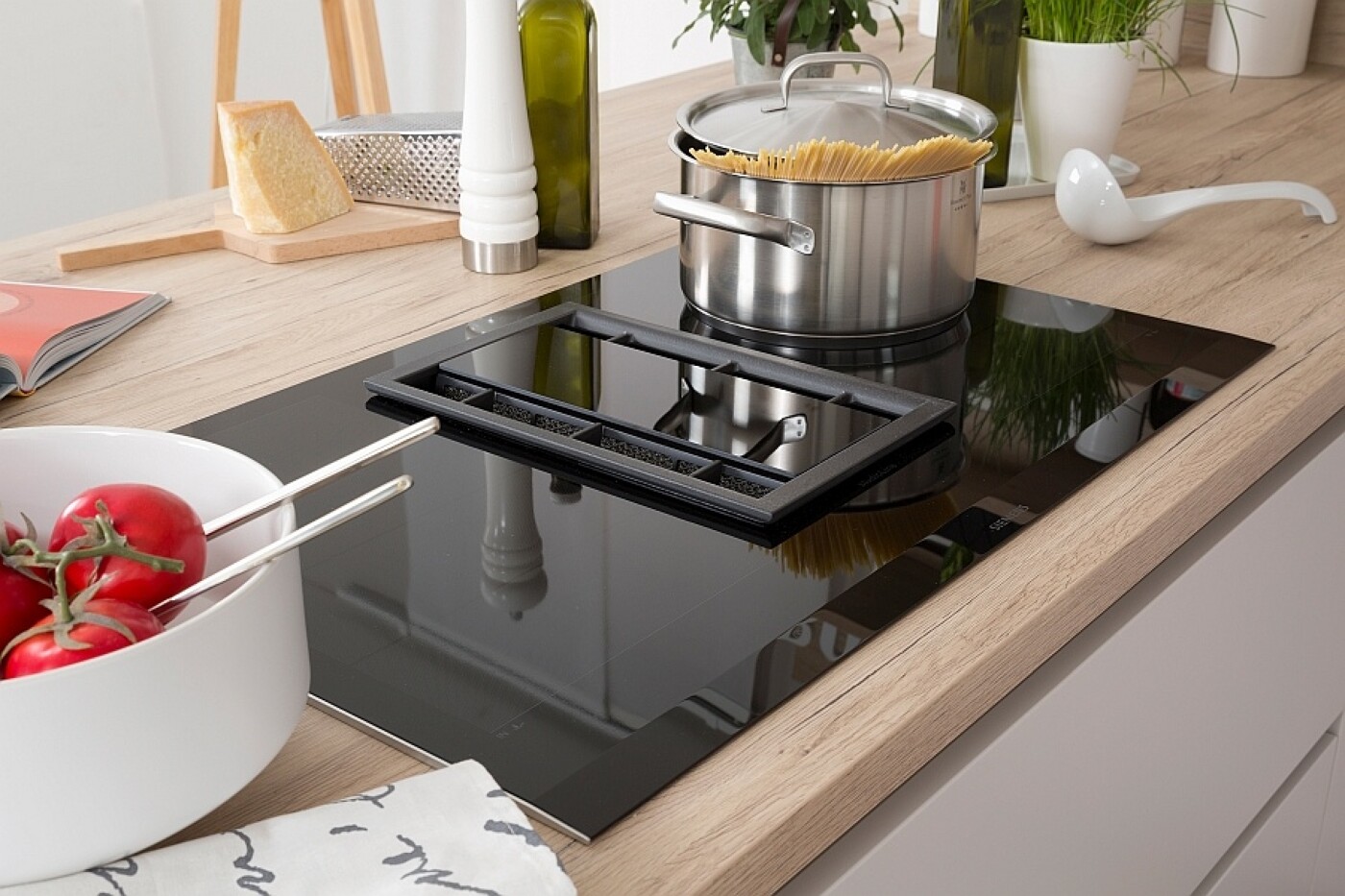 Küche mit Kochfeldabzug Küche mit Kochfeldabzug