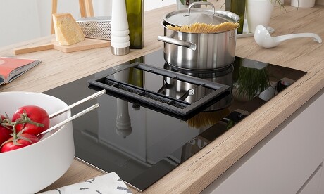 Küche mit Kochfeldabzug Küche mit Kochfeldabzug