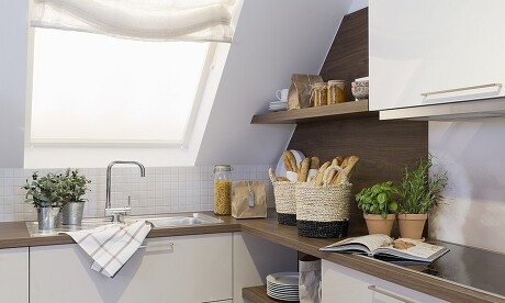 Auch Sonderanfertigungen für schräge Küchenbereiche können Sie Handwerkern wie uns anvertrauen. Auch Sonderanfertigungen für schräge Küchenbereiche können Sie Handwerkern wie uns anvertrauen.